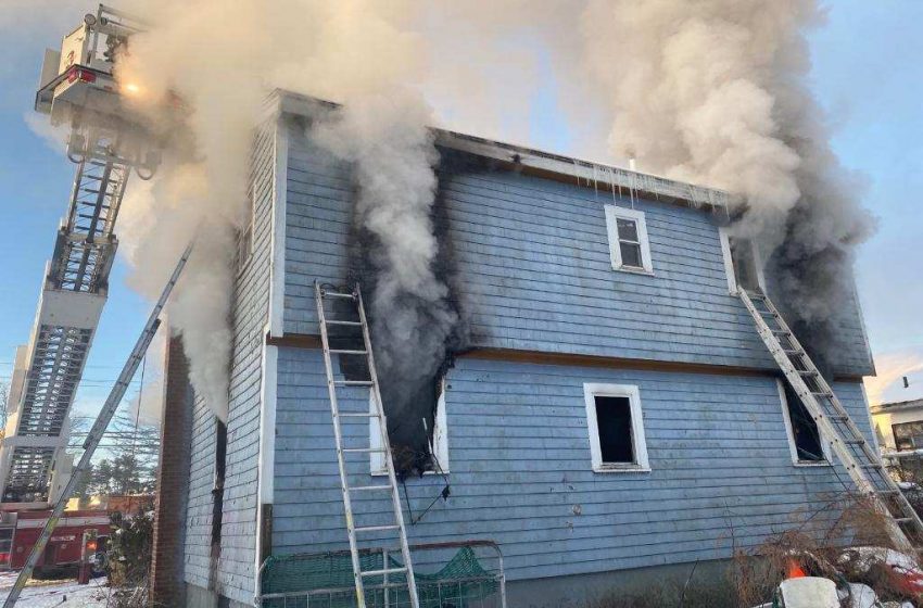  Middleborough Fire and Police Departments Investigating House Fire on Wareham Street
