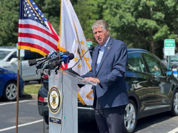  Governor McKee Kicks Off #RIMomentum Tour with Launch of Electric Vehicle Rebate Program