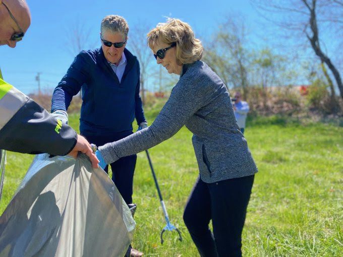  Governor McKee, First Lady Announce Litter-Free Rhode Island Microgrant Program Aimed at Empowering Community Groups to Conduct Local Trash Pick-Ups Across State