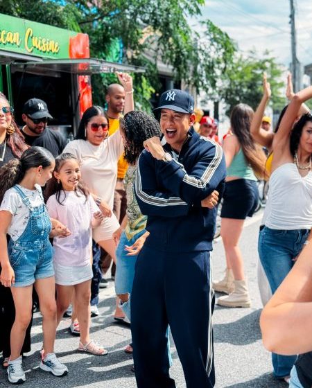  DADDY YANKEE RETURNS TO THE TOP OF THE CHARTS: SONRÍELE REACHES #1 ON LATIN AIRPLAY IN THE U.S. AND PUERTO RICO
