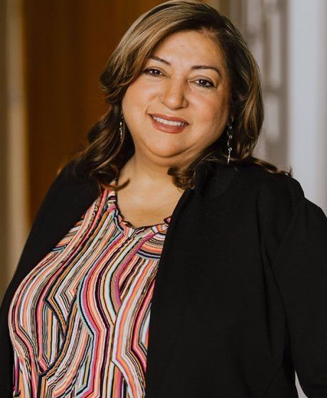  Lina Román: A Whole Life Dedicated to Serving the Community